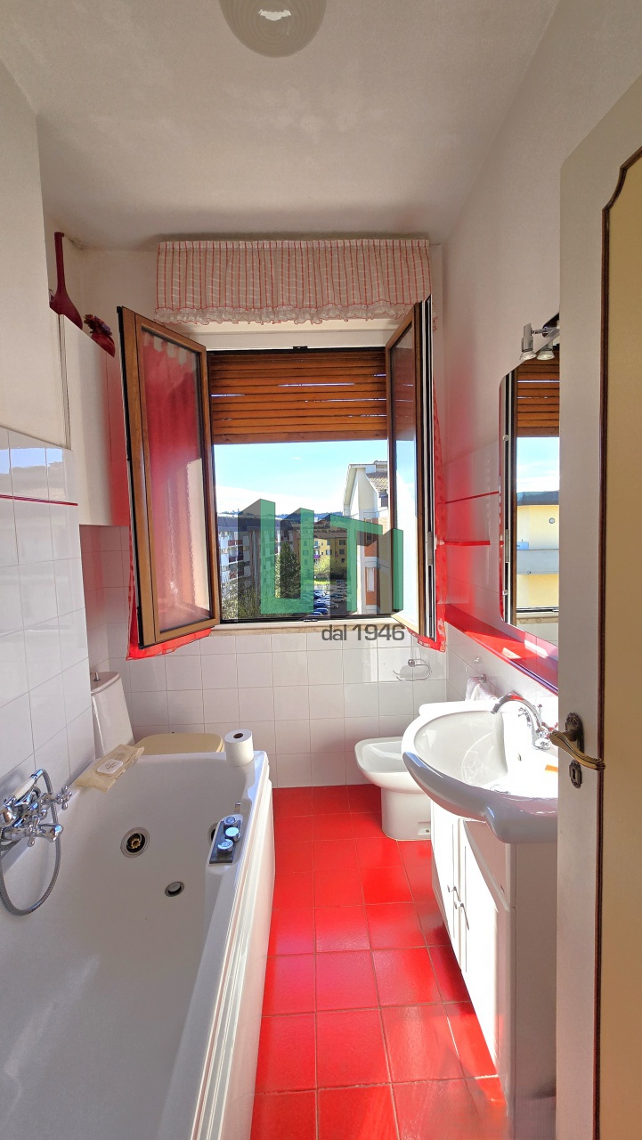 Quadrilocale con box in via filadelfia, Firenze