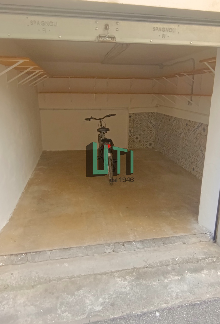 Box/Garage 12mq in vendita in via del bandino, Firenze
