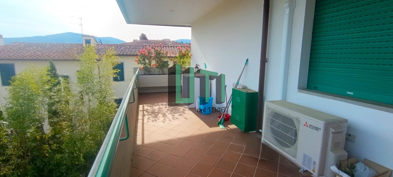 Quadrilocale arredato in affitto in via roma, Bagno a Ripoli