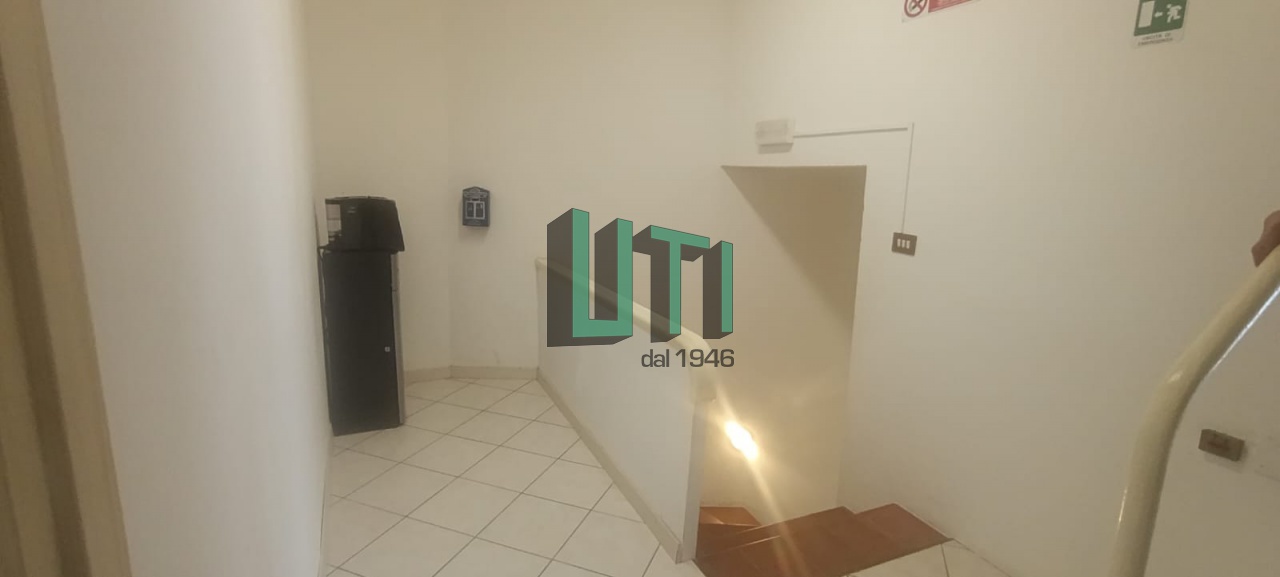 Ufficio con terrazzo in via bartolomeo scala, Firenze