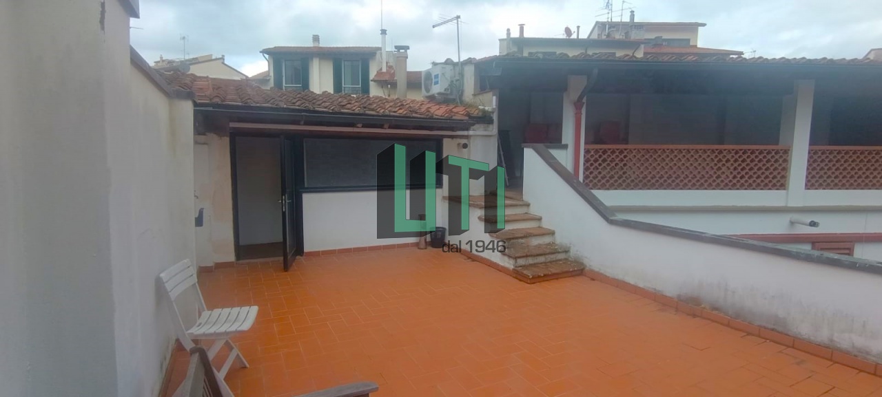 Ufficio con terrazzo in via bartolomeo scala, Firenze