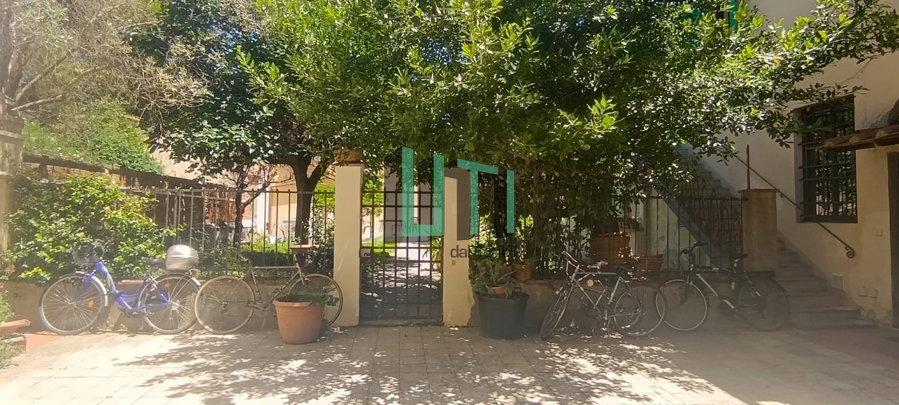 Trilocale da ristrutturare in via del ronco, Firenze
