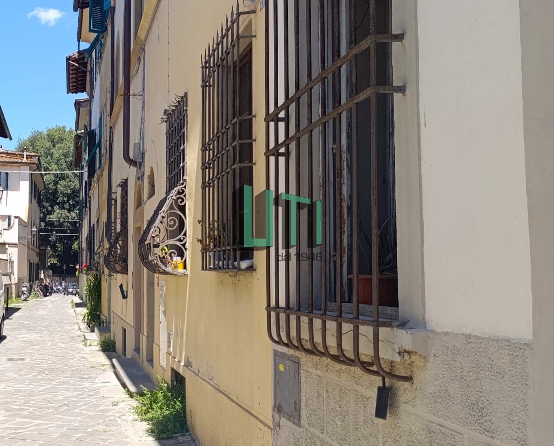 Trilocale da ristrutturare in via del ronco, Firenze