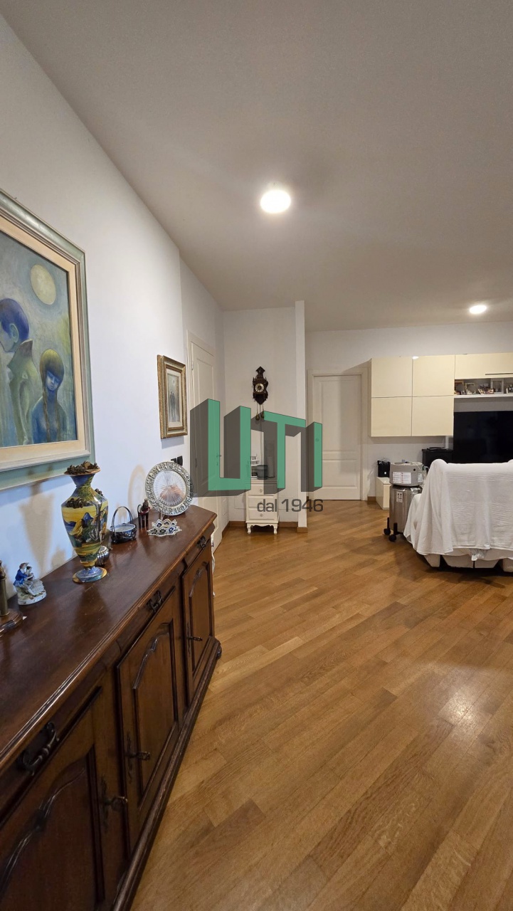 Appartamento con terrazzo in via barucci, Firenze