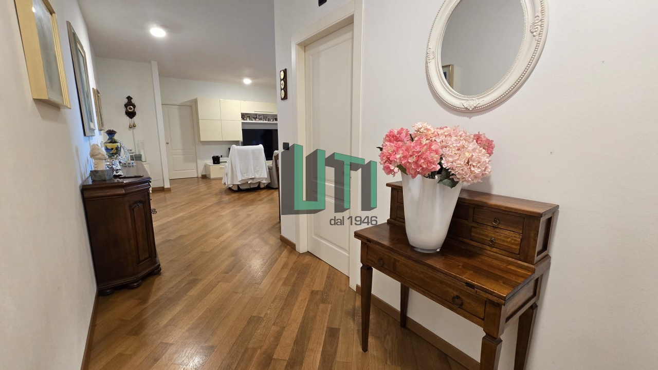 Appartamento con terrazzo in via barucci, Firenze