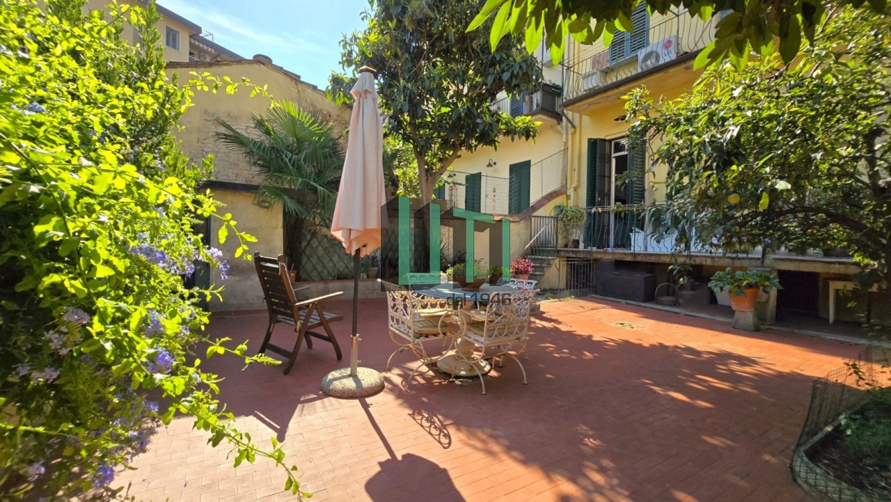Villa con giardino in via coluccio salutati, Firenze