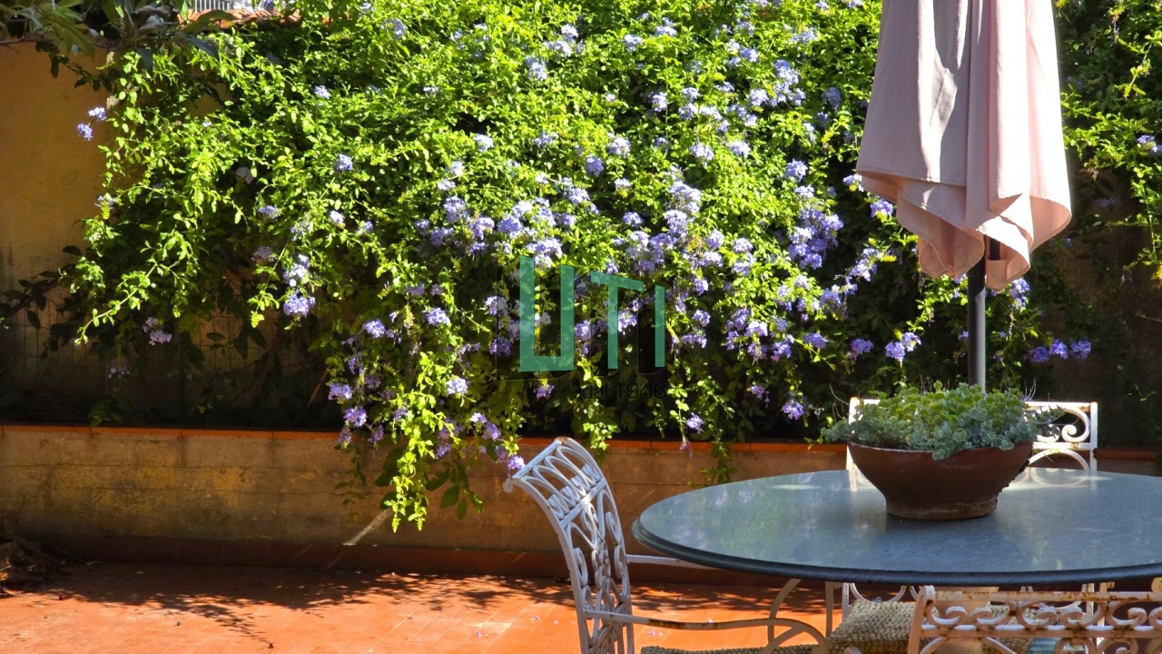 Villa con giardino in via coluccio salutati, Firenze