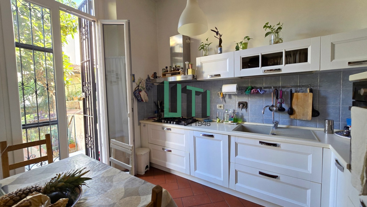 Villa con giardino in via coluccio salutati, Firenze