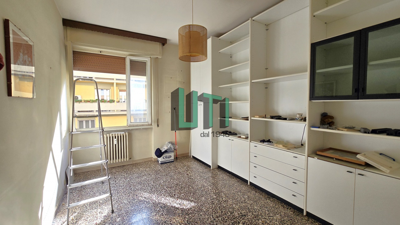 Quadrilocale da ristrutturare in via ambrogio traversari, Firenze