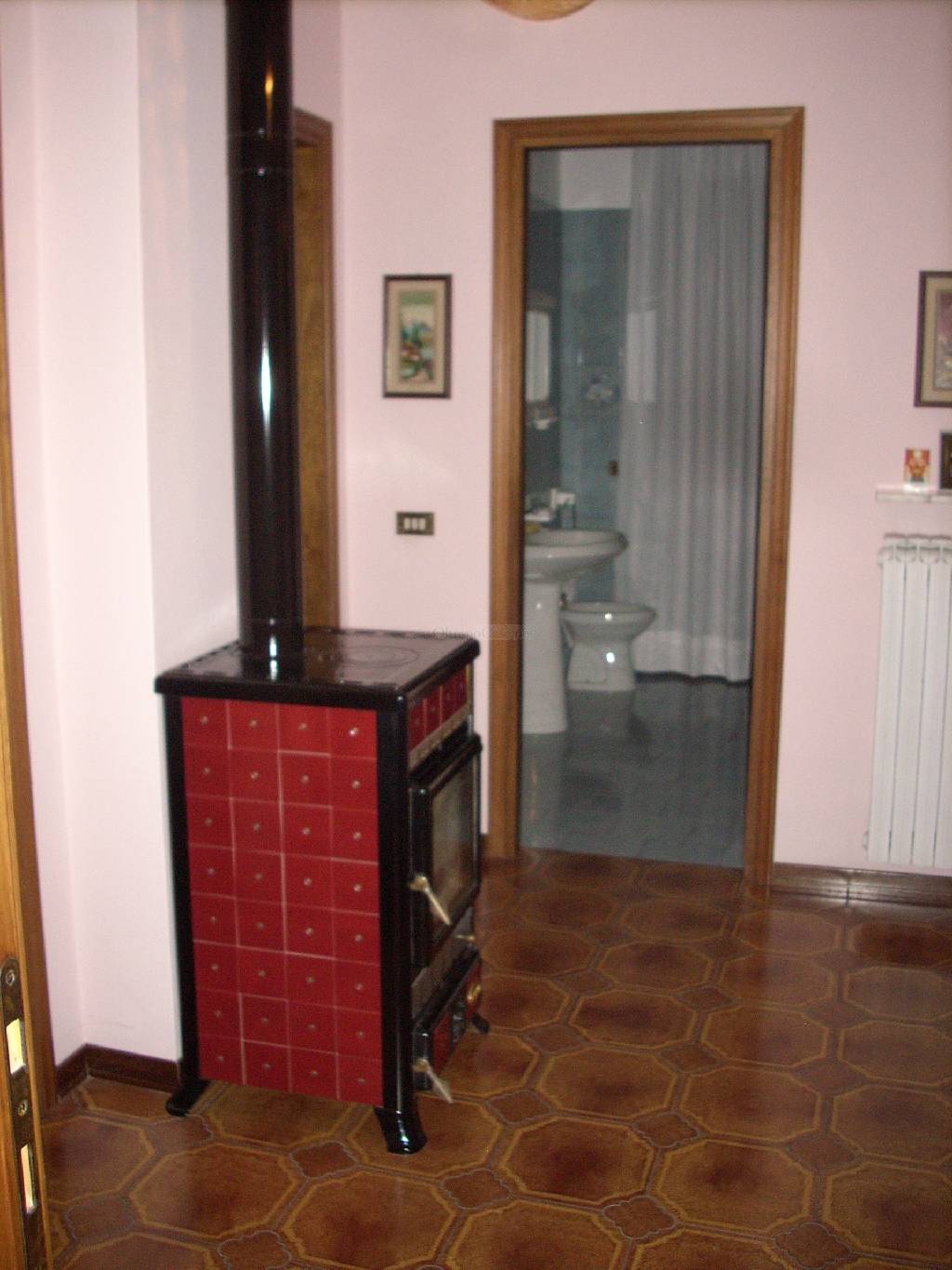 Casa indipendente con giardino in fraz. colombara, Colli Verdi