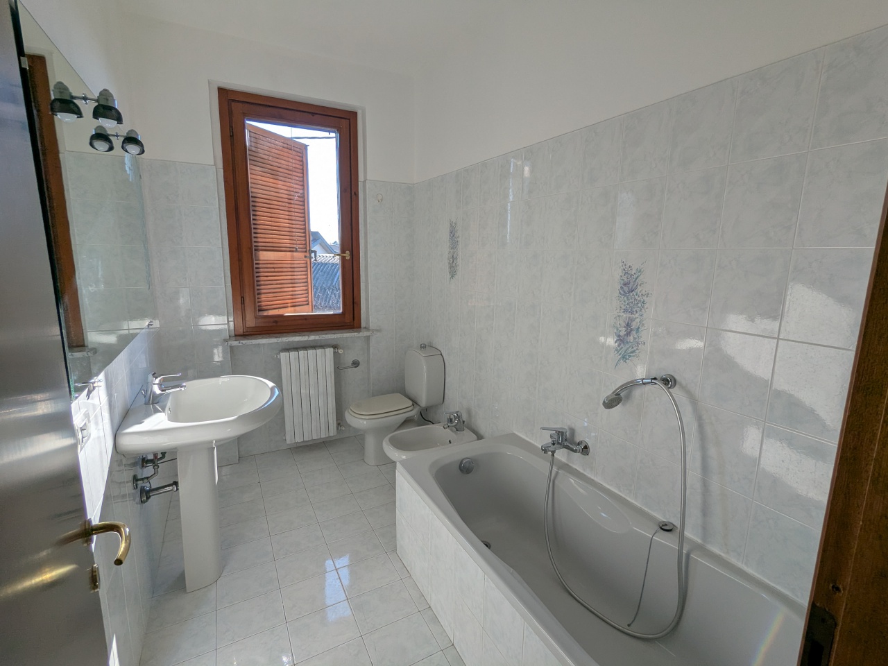 Trilocale con terrazzo in via alcide de gasperi, Portalbera