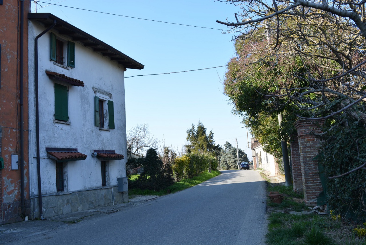 Casa indipendente con giardino in frazione pizzofreddo, Santa Maria della Versa