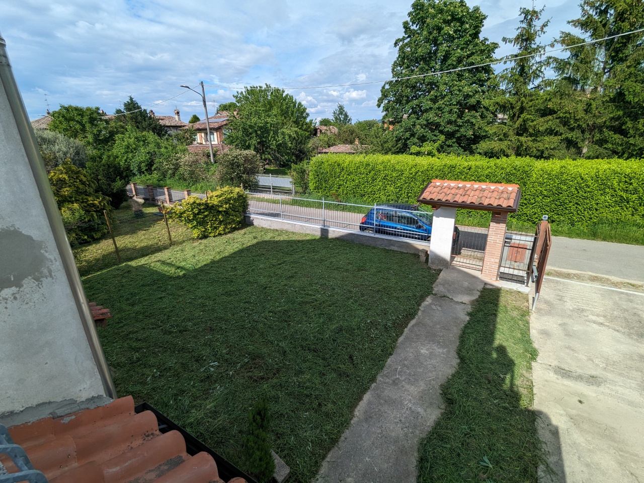 Villa con giardino in via gallini, Broni