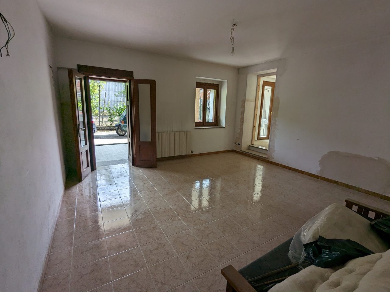 Villa con giardino in via gallini, Broni