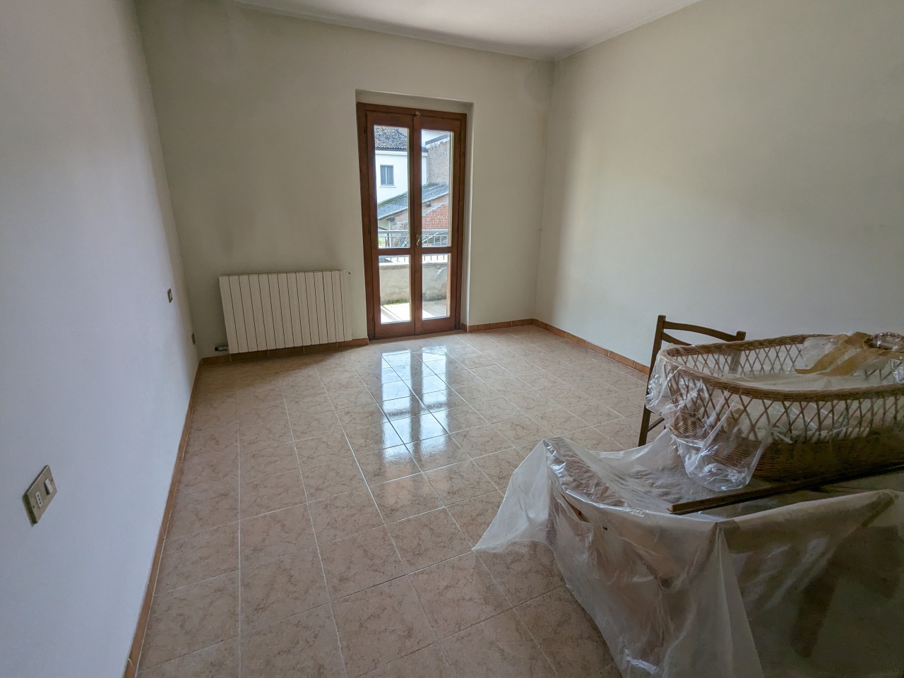 Villa con giardino in via gallini, Broni