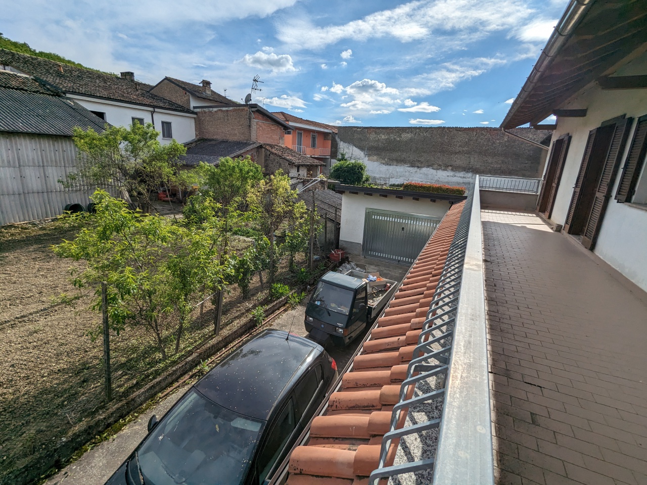 Villa con giardino in via gallini, Broni