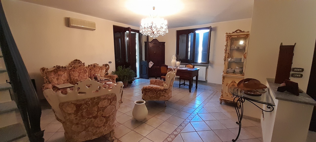 Villa con giardino a Campospinoso