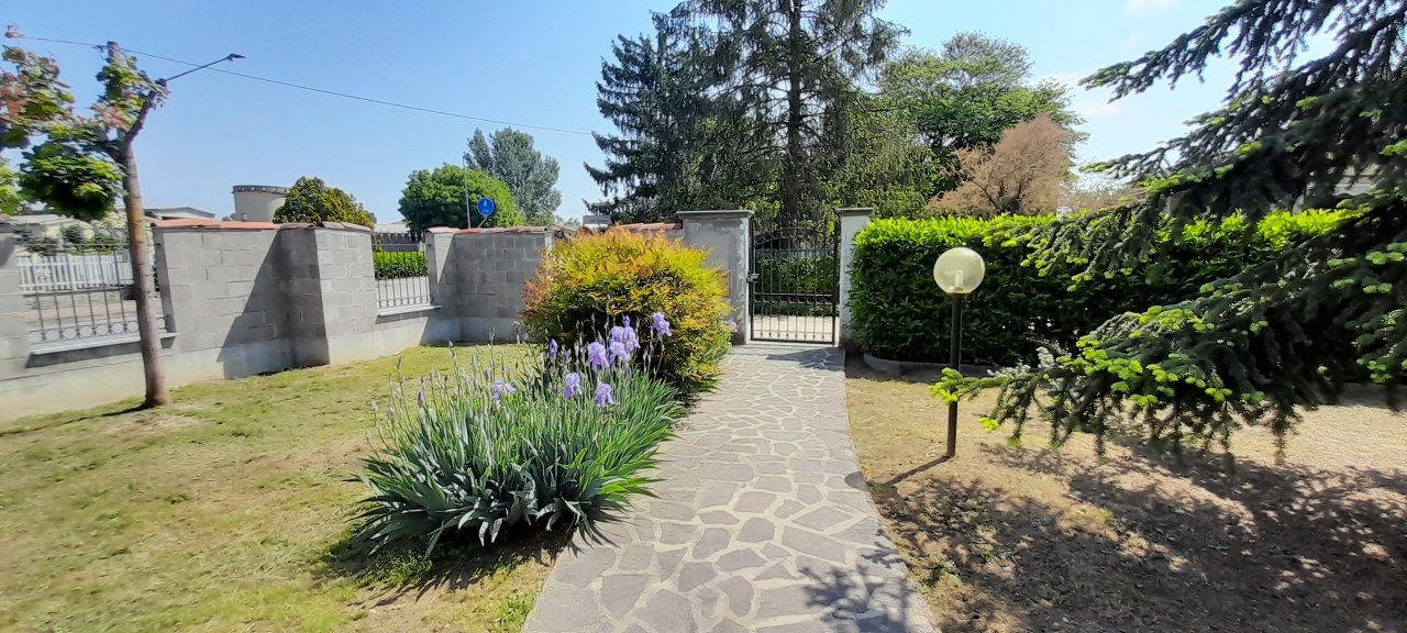 Villa con giardino a Campospinoso