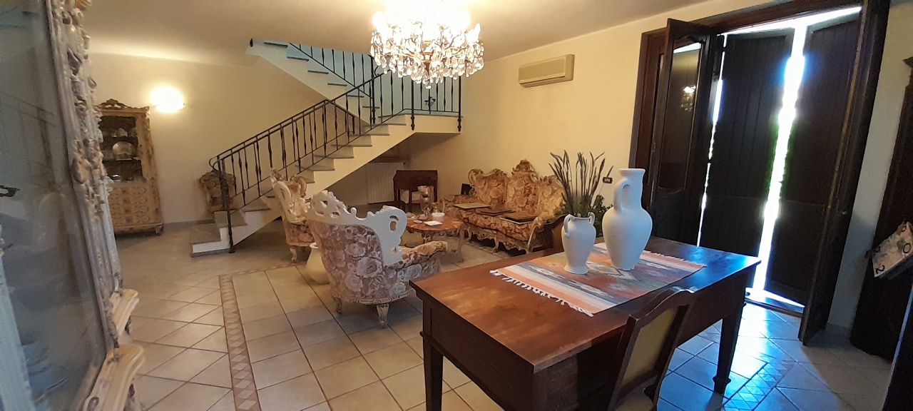 Villa con giardino a Campospinoso