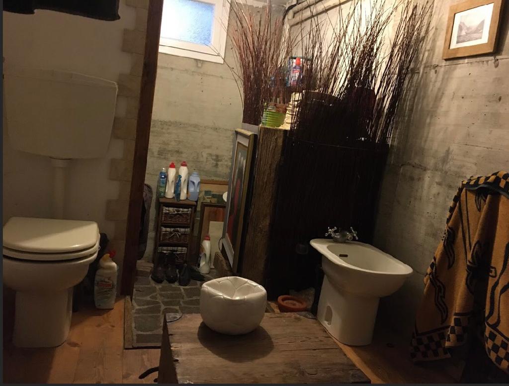 Villa con giardino in via principale, Colli Verdi