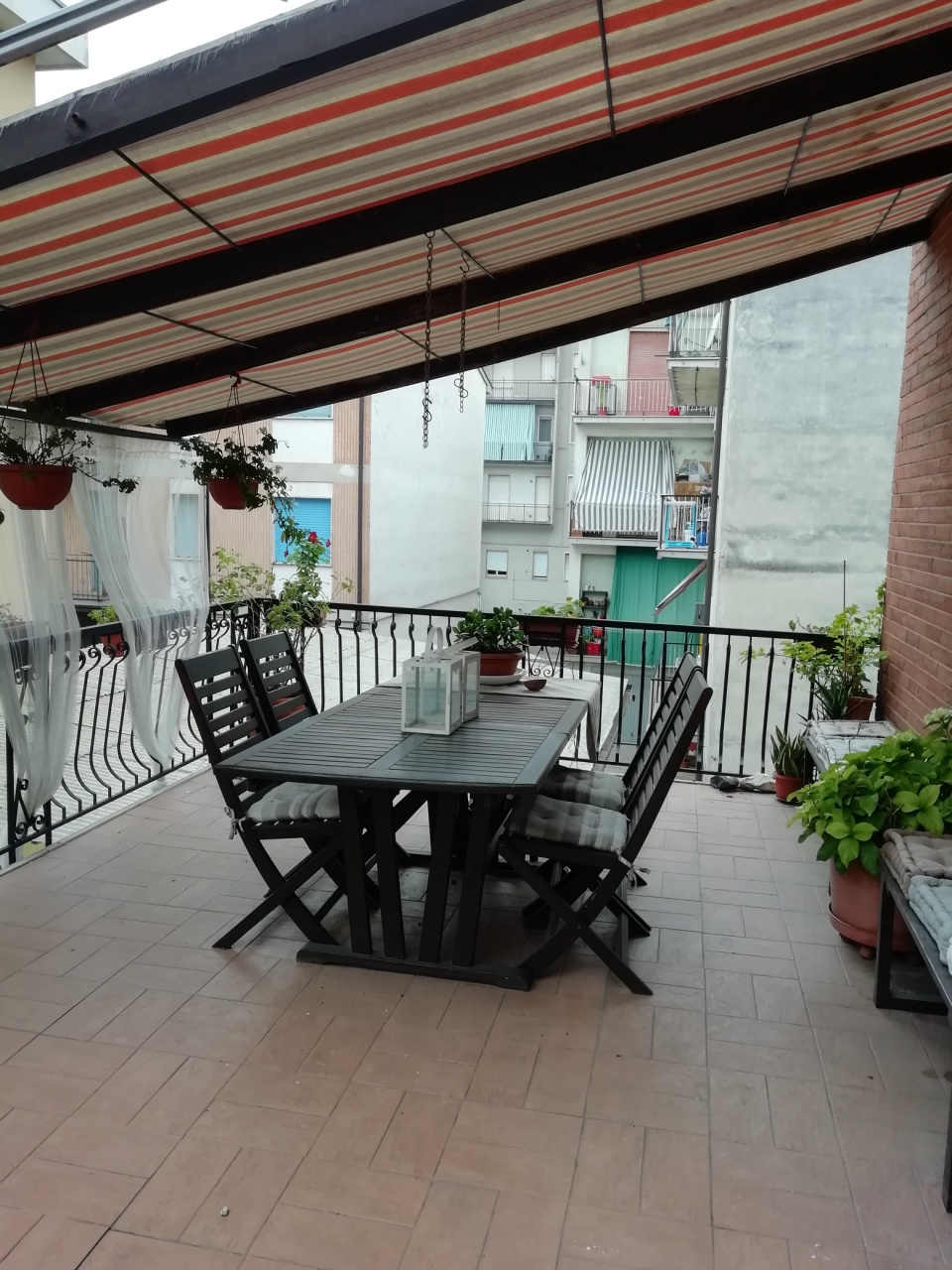 Trilocale con terrazzo a Stradella