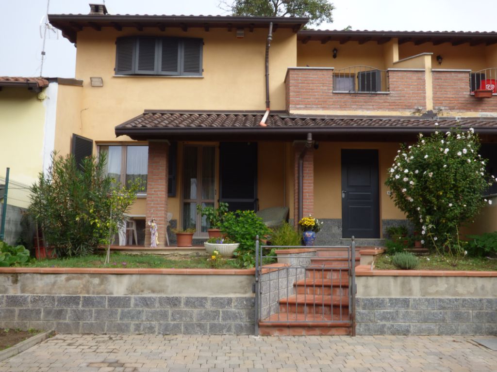 Villa con terrazzo in santa maria, Stradella