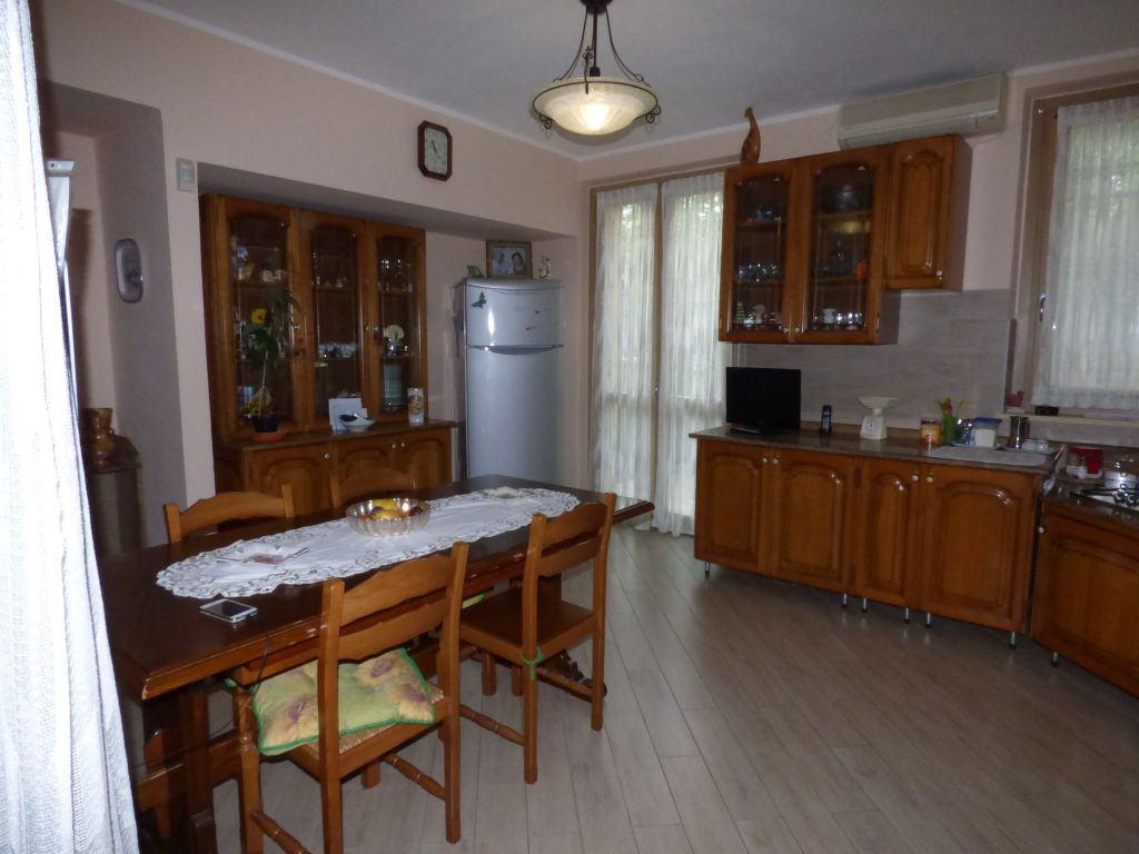 Villa con terrazzo in santa maria, Stradella