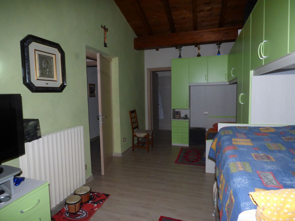 Villa con terrazzo in santa maria, Stradella