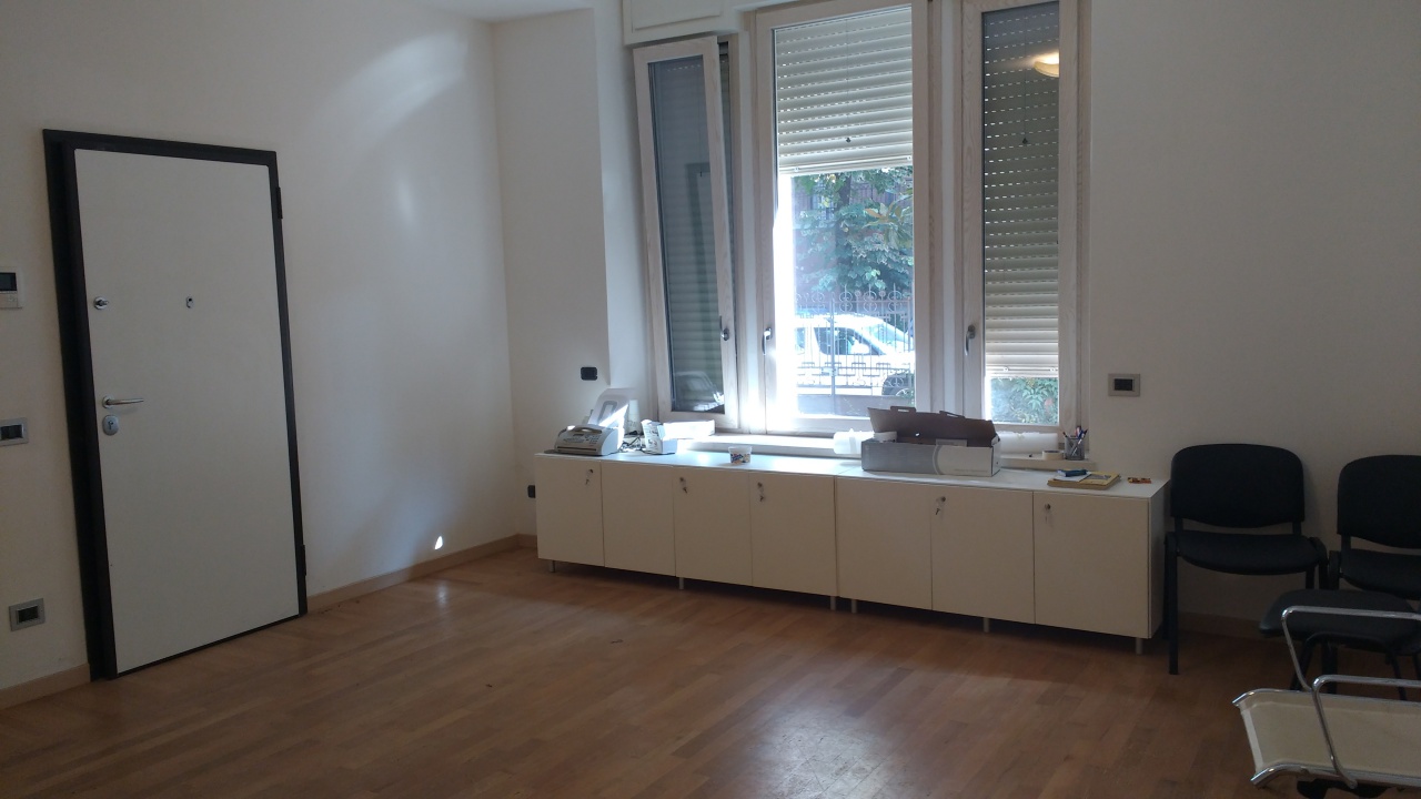 Ufficio in vendita in via martiri partigiani, Stradella