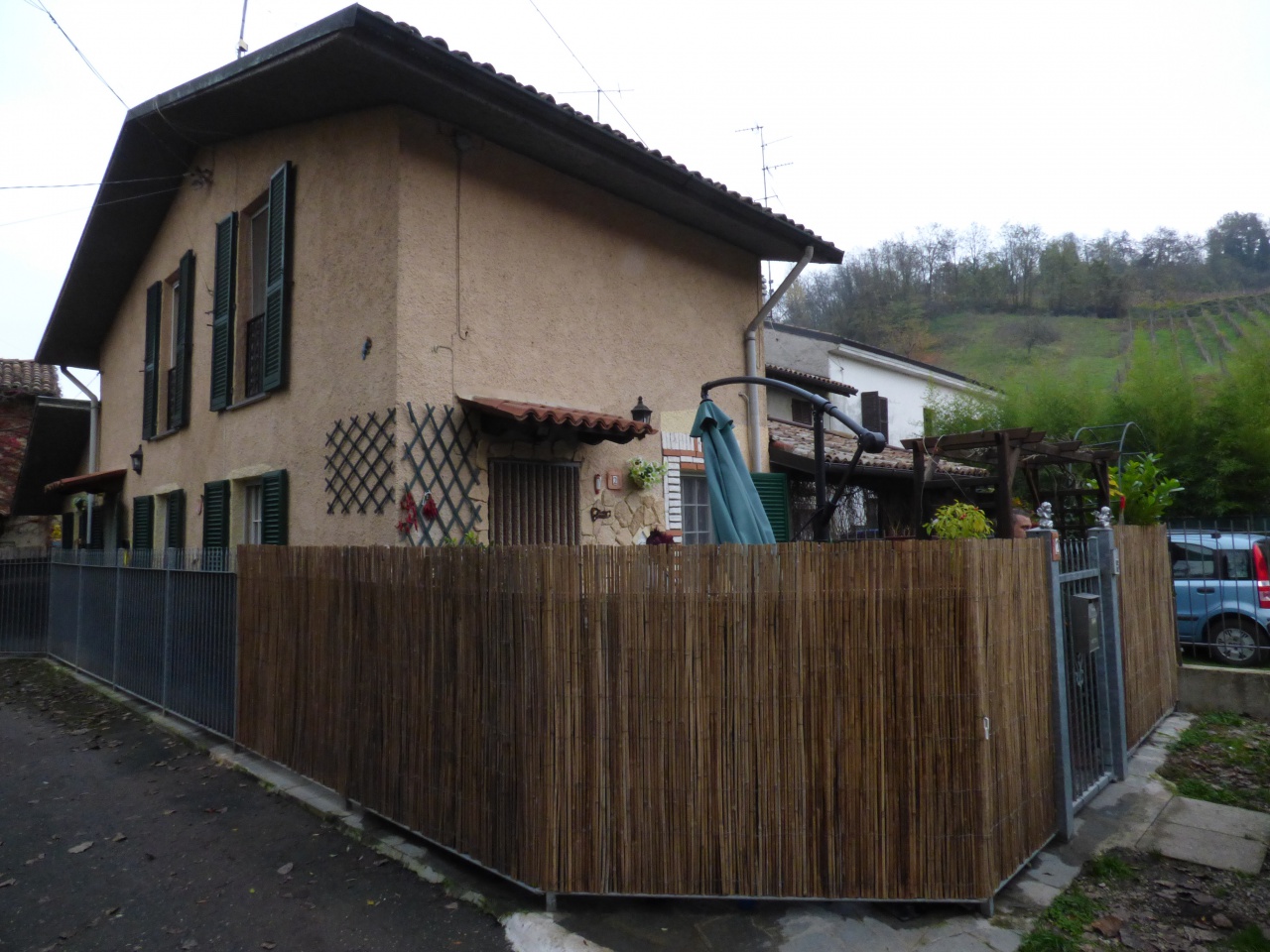 Casa indipendente con giardino in frazione boccazza, Zenevredo