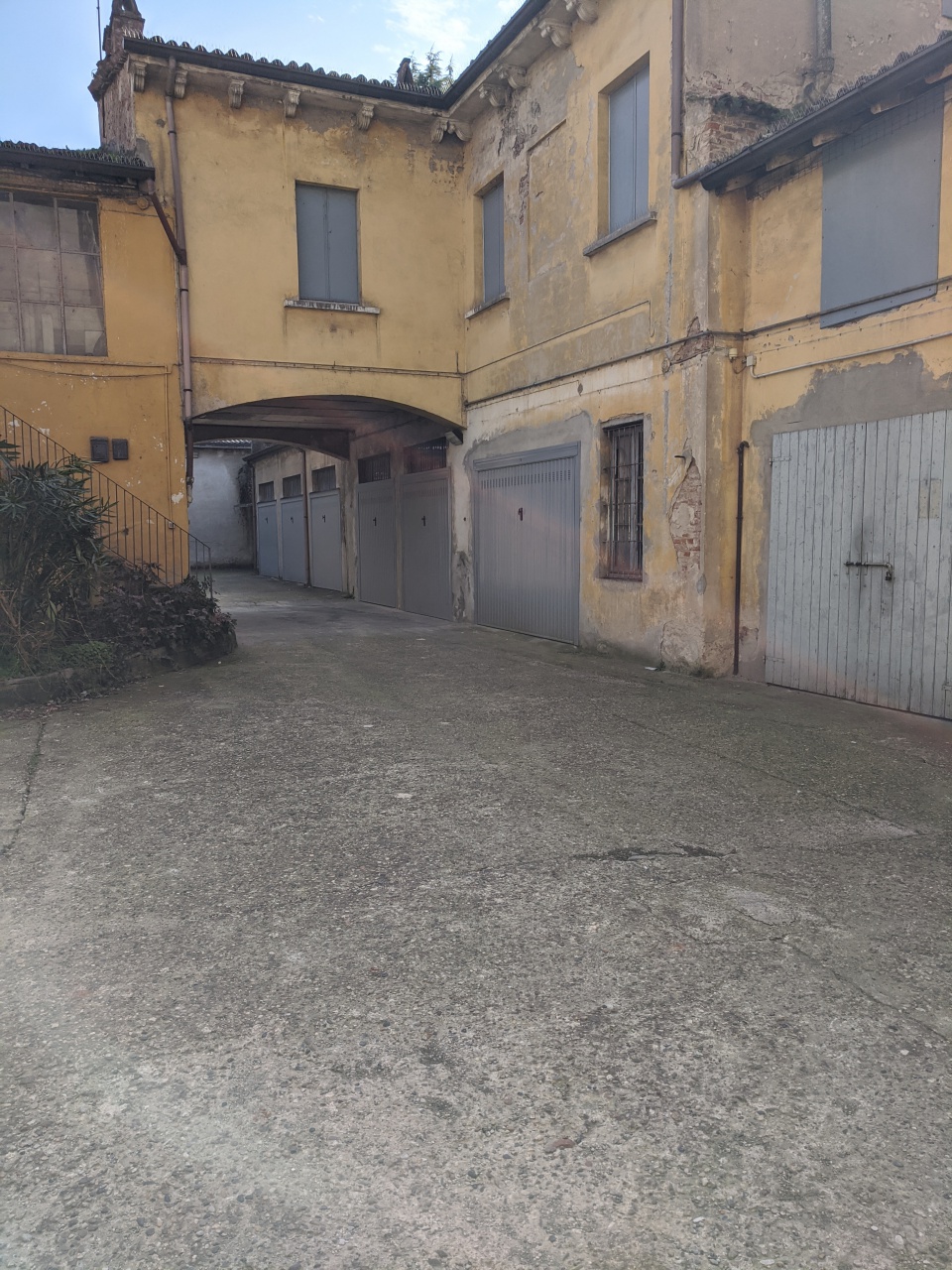 Box/Garage 16mq con box in via trento, Stradella