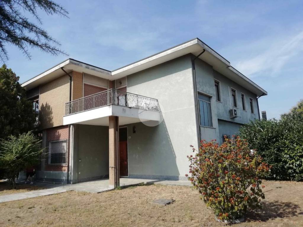 Casa indipendente con terrazzo a Stradella