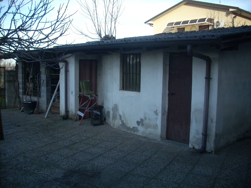 Casa indipendente con giardino in via pietro bianchi, Stradella