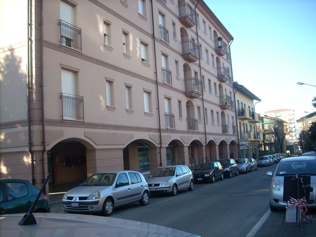 Locale commerciale in affitto in via verdi, Stradella