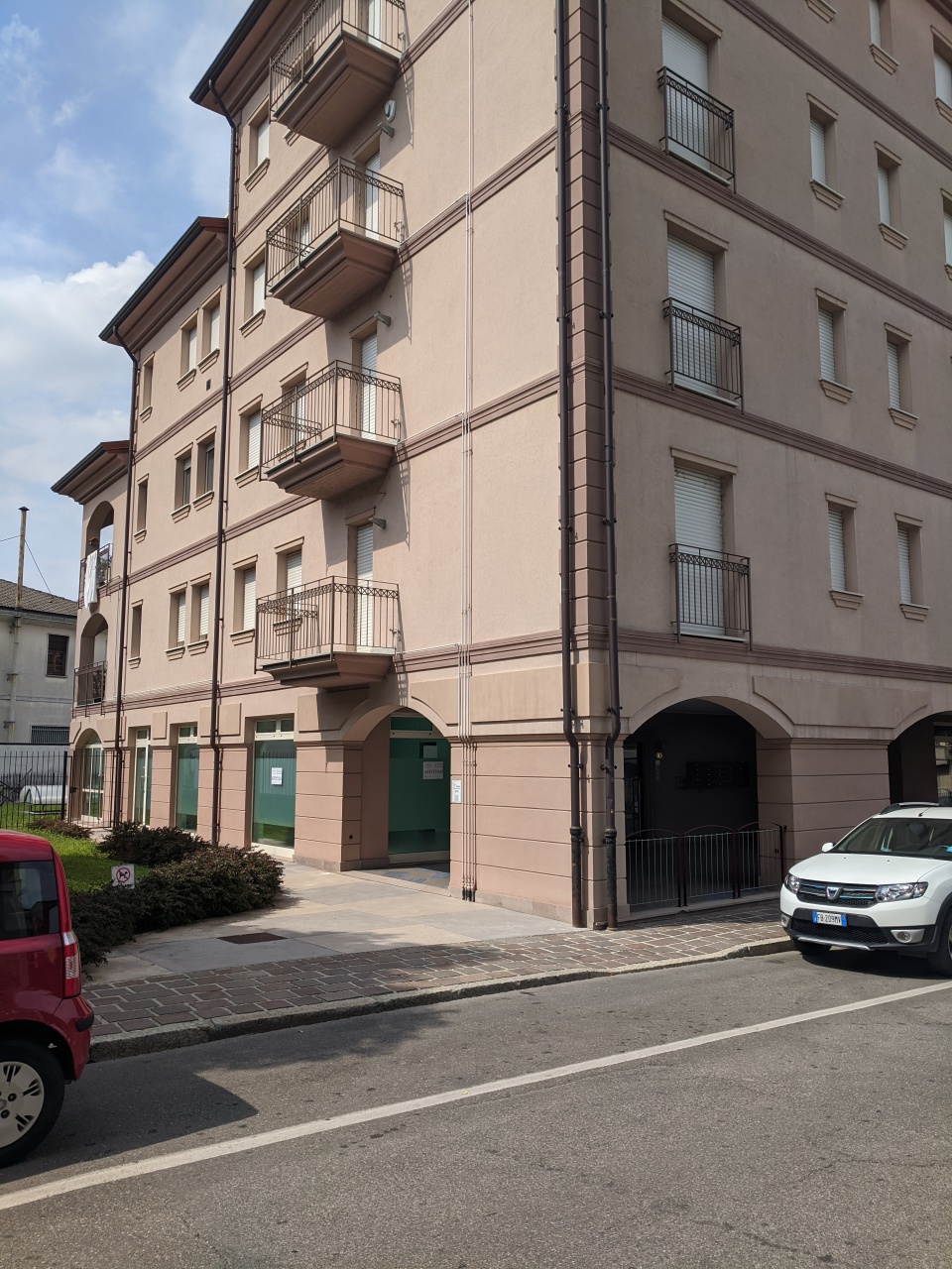 Locale commerciale in affitto in via verdi, Stradella