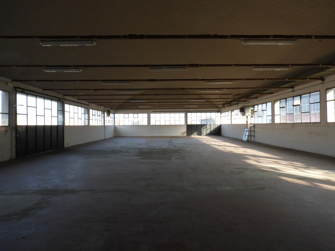 Capannone in vendita a Stradella