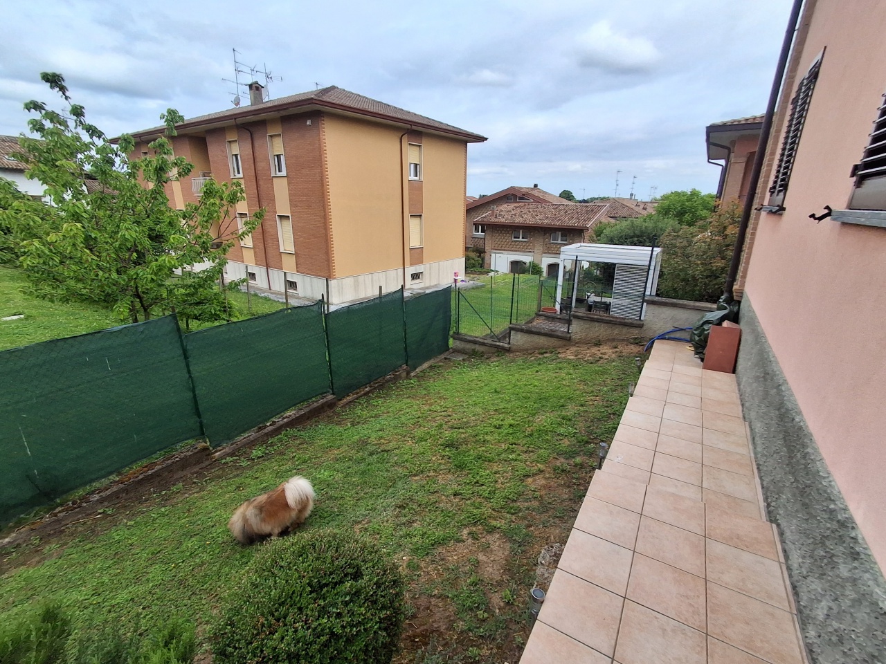 Trilocale con giardino a Santa Giuletta