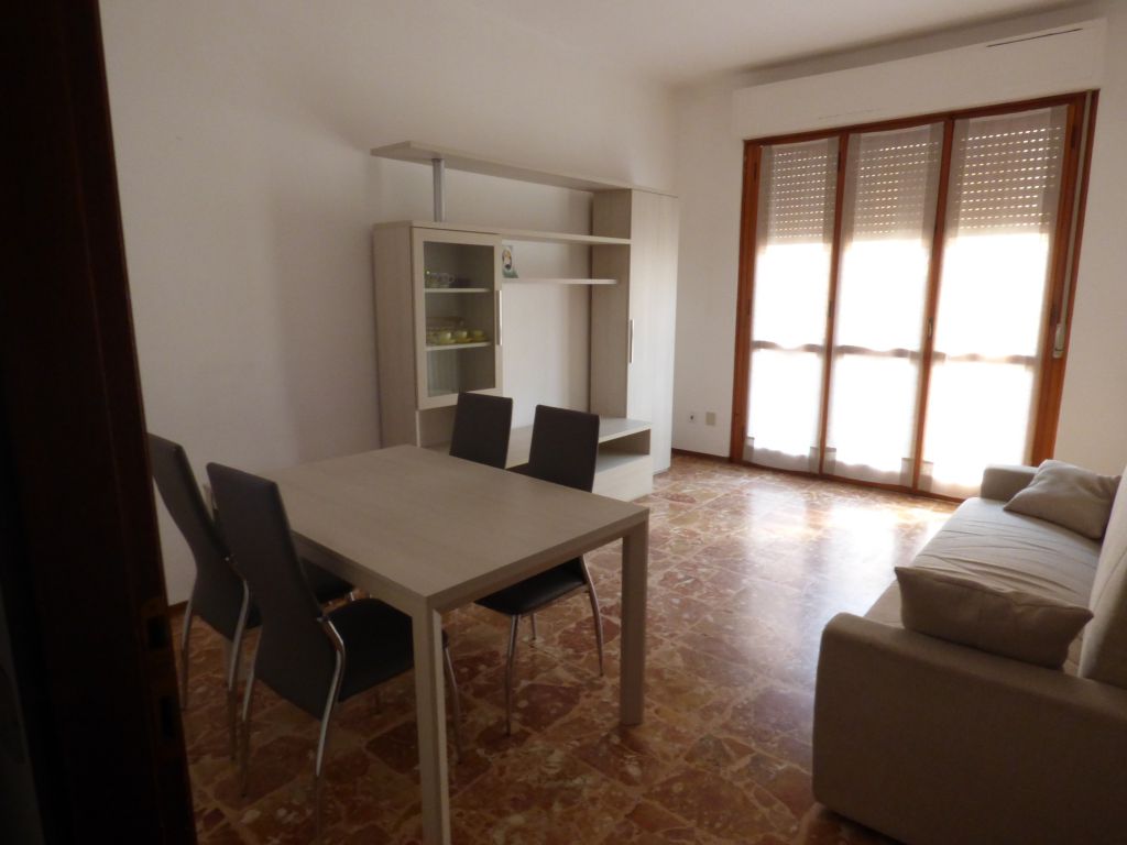 Trilocale in vendita in via mazzini, Stradella