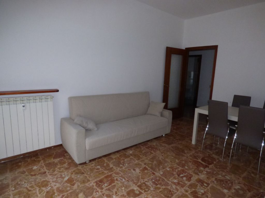 Trilocale in vendita in via mazzini, Stradella