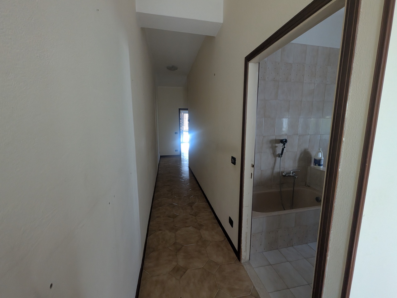 Casa indipendente con box a Stradella