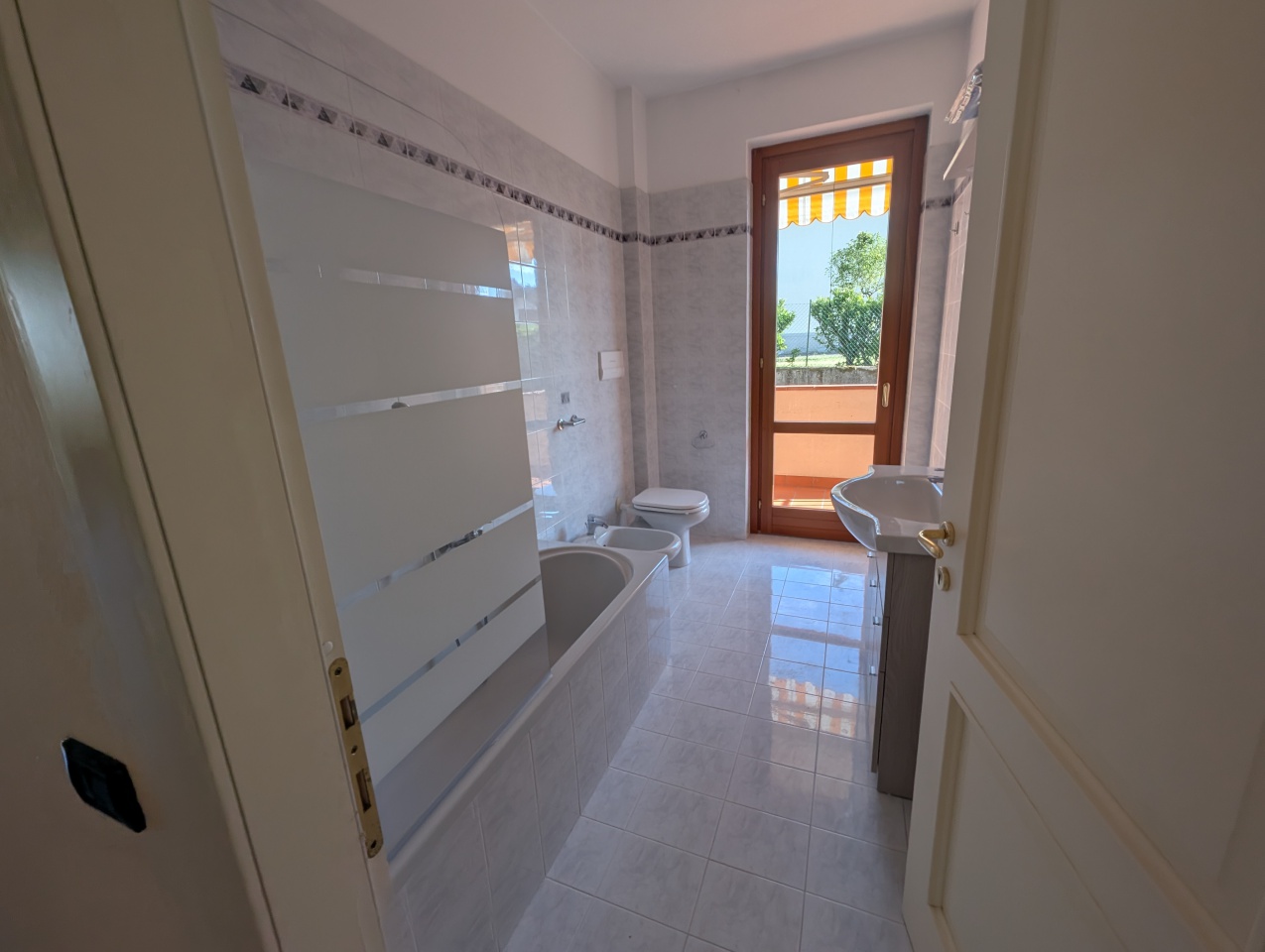 Trilocale con giardino in via viorate, Broni