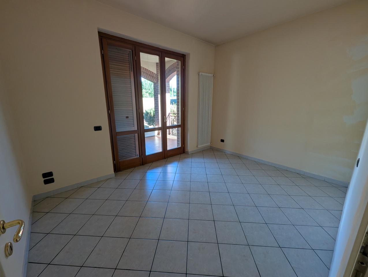 Trilocale con giardino in via viorate, Broni