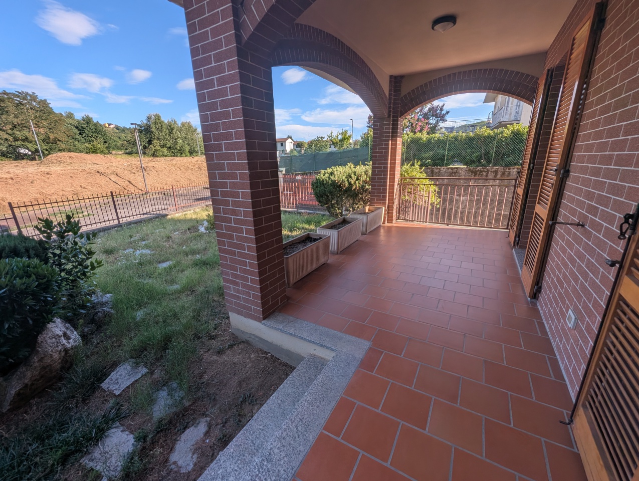 Trilocale con giardino in via viorate, Broni