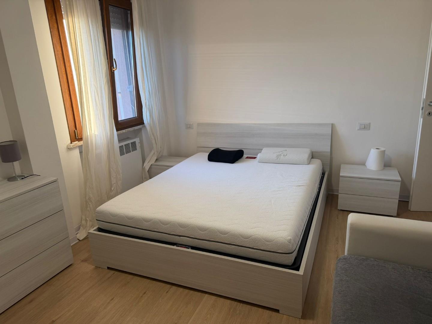 Trilocale arredato in affitto, Pisa landi