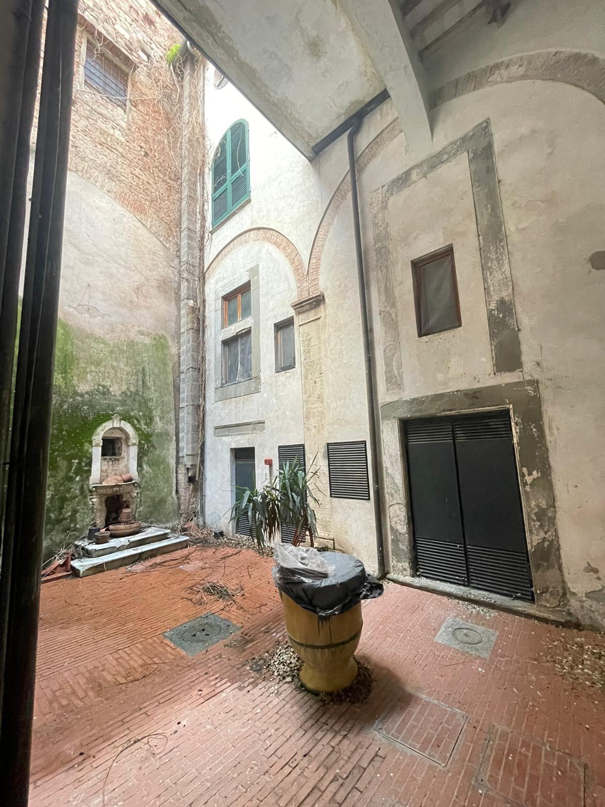 Appartamento arredato in affitto, Pisa lungarni