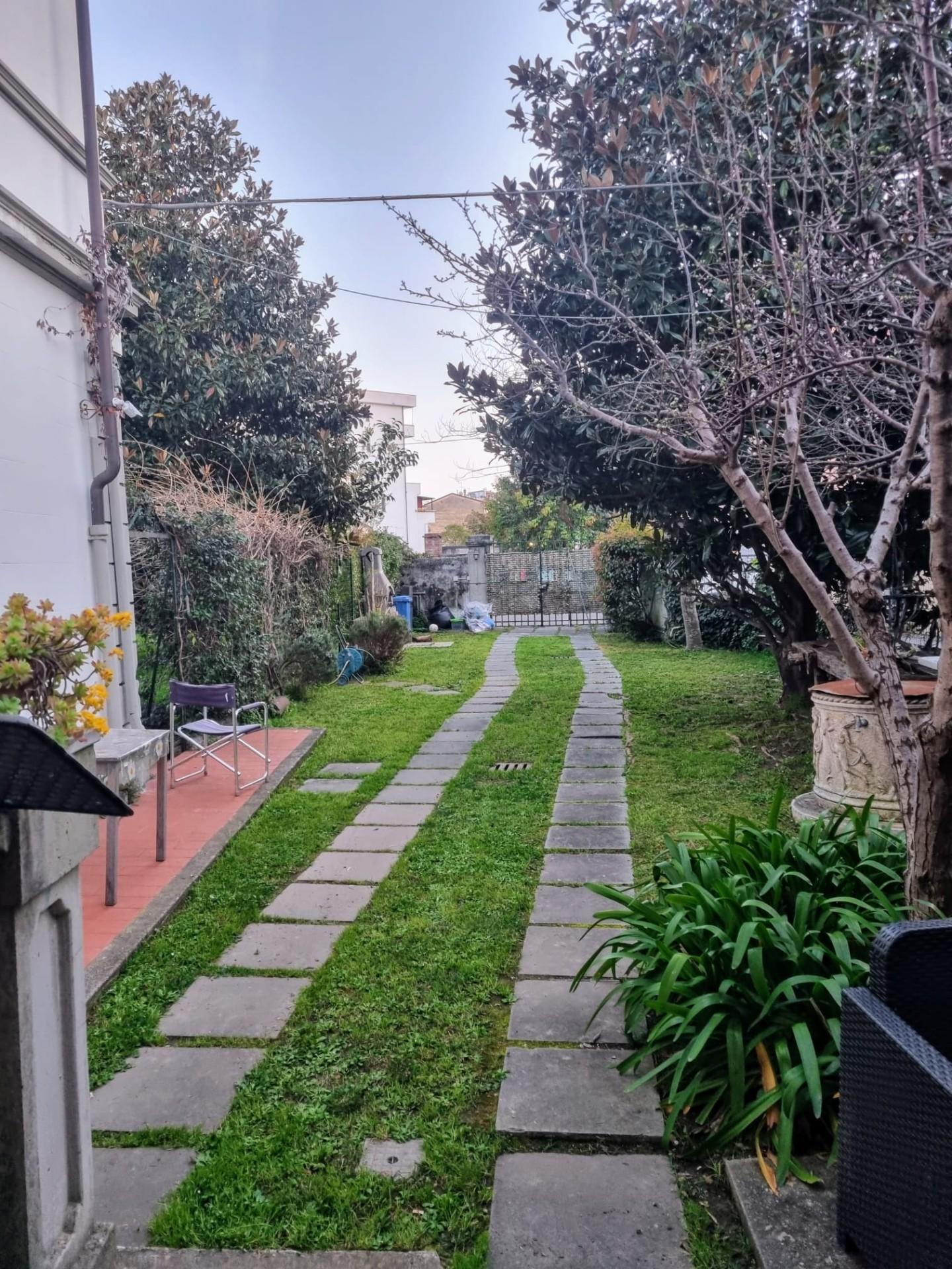 Stanza Singola con giardino, Pisa landi