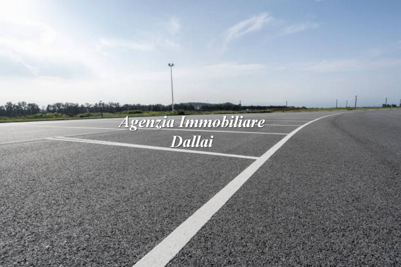 Posto auto scoperto in vendita a Borgo San Lorenzo