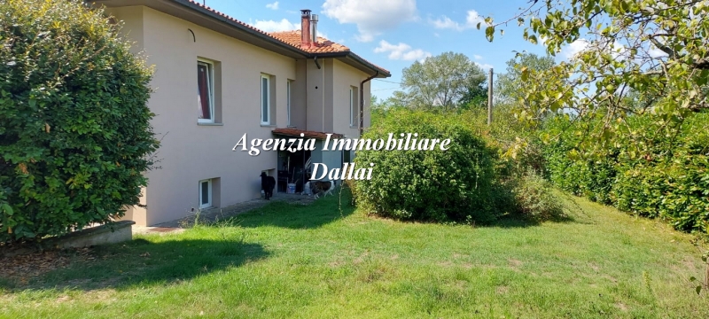 Villa con giardino a Borgo San Lorenzo
