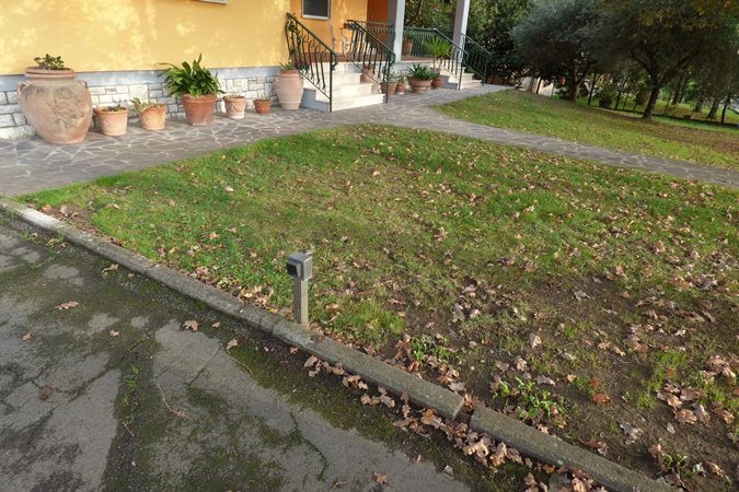 Villa con giardino, Lucca sant'alessio