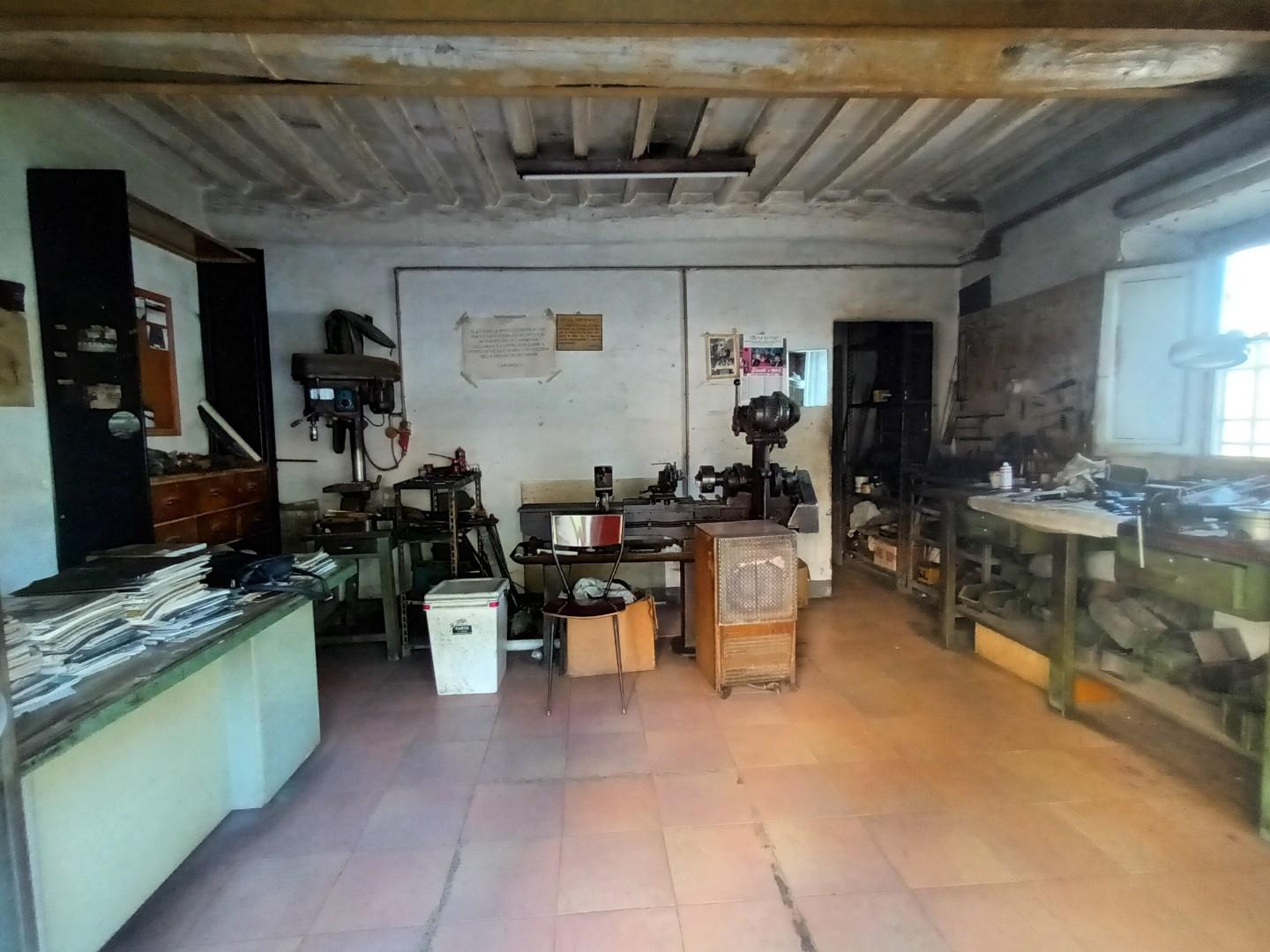 Laboratorio da ristrutturare, Lucca monte san quirico